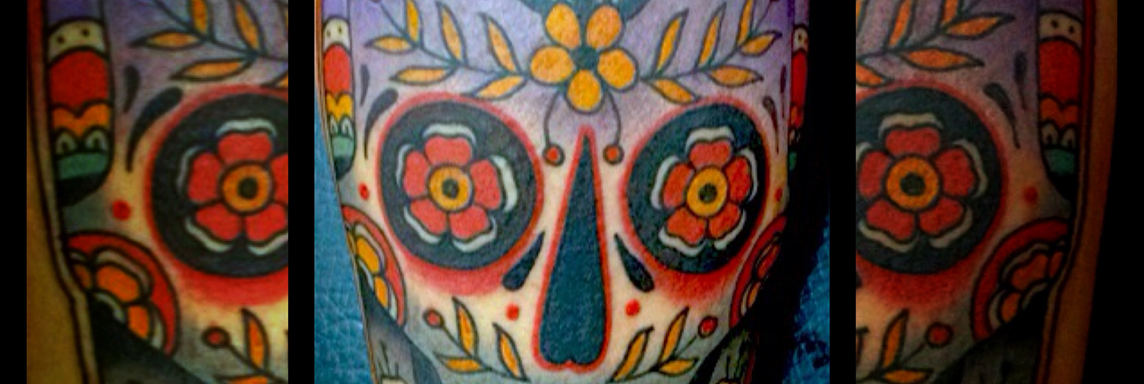 tatuaje a color: calaveras mejicanas